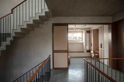 Veiled Void / ROOMOOR Veiled Void / ROOMOOR - Interior Photography, Stairs, Wood, Handrail