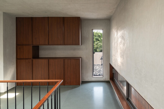 Veiled Void / ROOMOOR Veiled Void / ROOMOOR - Interior Photography, Kitchen, Wood, Concrete