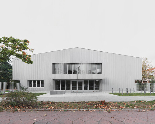 Youth Club NW80 / AFF architekten Youth Club NW80 / AFF architekten - Exterior Photography, Concrete