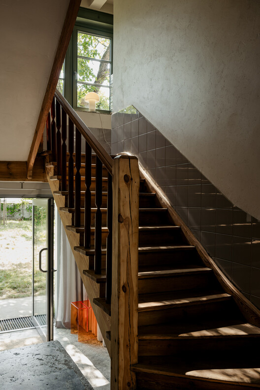 P81 House / wiercinski-studio P81 House / wiercinski-studio - Interior Photography, Stairs, Wood, Lighting, Handrail