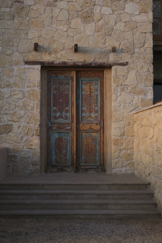 Gagy Self-Sufficient House / Kareem Aldomiaty + Ehab Aldomiaty Gagy Self-Sufficient House / Kareem Aldomiaty + Ehab Aldomiaty - Interior Photography, Wood, Door, Concrete