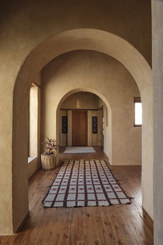 Gagy Self-Sufficient House / Kareem Aldomiaty + Ehab Aldomiaty Gagy Self-Sufficient House / Kareem Aldomiaty + Ehab Aldomiaty - Interior Photography, Wood, Lighting, Arch, Door