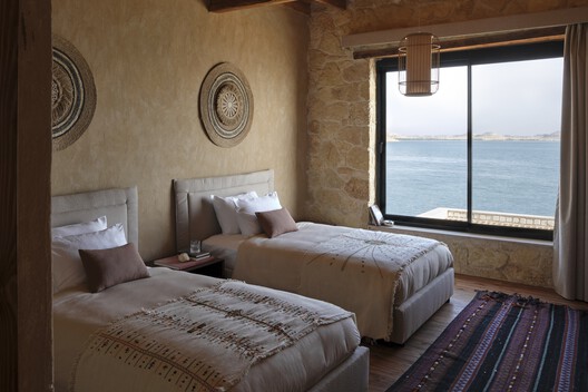 Gagy Self-Sufficient House / Kareem Aldomiaty + Ehab Aldomiaty Gagy Self-Sufficient House / Kareem Aldomiaty + Ehab Aldomiaty - Interior Photography, Bedroom, Bed, Coast