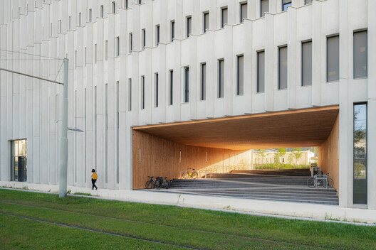 Presqu‘île - Spring Office / Baumschlager Eberle Architekten - Image 4 of 11