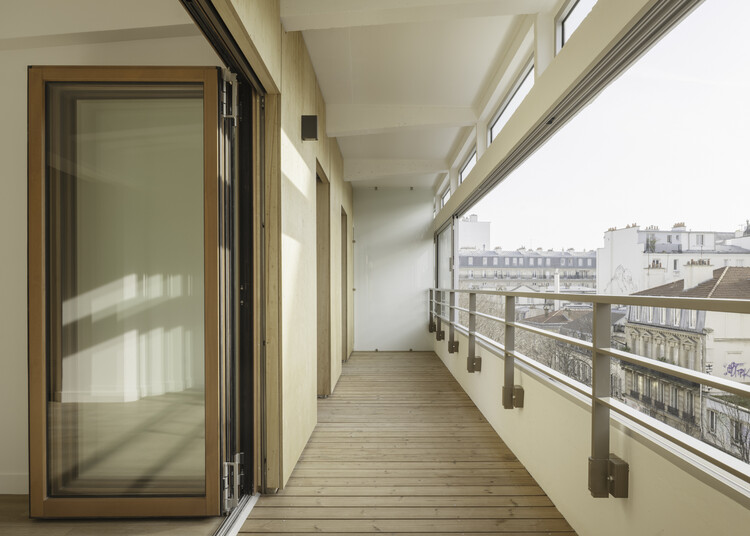 Making a Characterful Entrance: The Architectural Impact of Wooden Bi-Folding Doors - Image 5 of 16