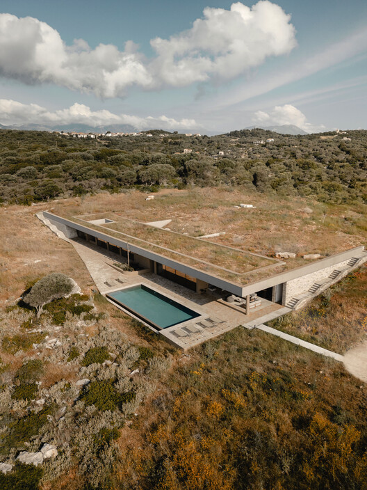 Euthea Residence / Ateno Architecture Studio - Image 3 of 28