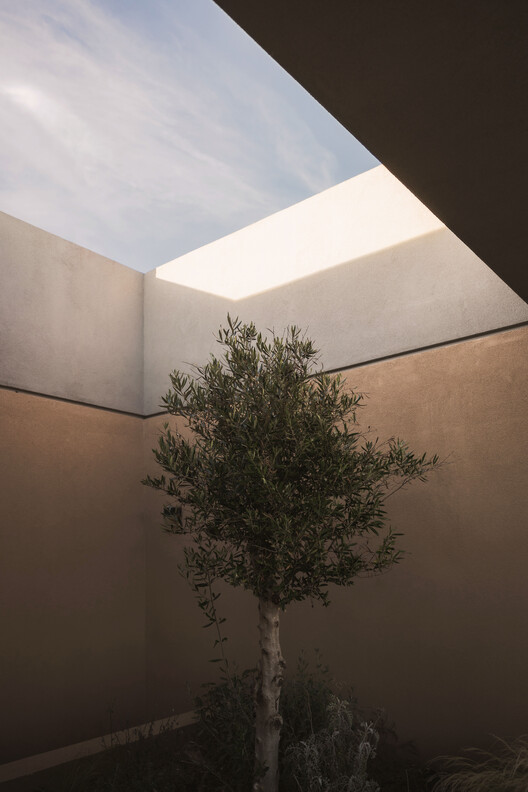 Euthea Residence / Ateno Architecture Studio - Image 14 of 28