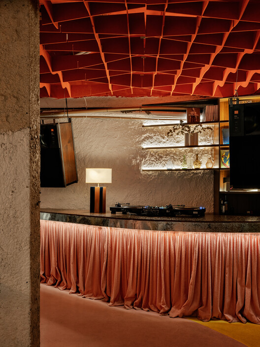 Bar Toalha / ohtake - Fotografia de Interiores, Armário, Cadeira