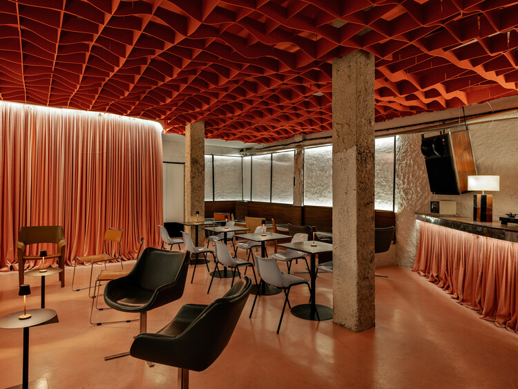Bar Toalha / ohtake - Mais Imagens