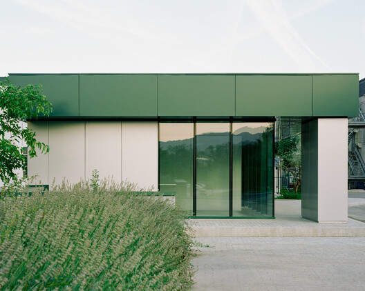 In Limine Gatehouse / Caret Studio In Limine Gatehouse / Caret Studio - Image 7 of 16