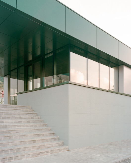 In Limine Gatehouse / Caret Studio In Limine Gatehouse / Caret Studio - Image 12 of 16