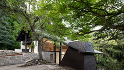 Belfountain House / UUfie