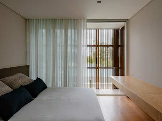 House of Sculpture / Sabella Arquitetura House of Sculpture / Sabella Arquitetura - Interior Photography, Bedroom, Wood, Bed, Lighting