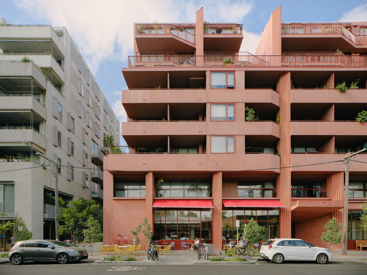 9 Wilson Ave Apartment / MA+Co  + Neometro - Exterior Photography, Apartments, Balcony