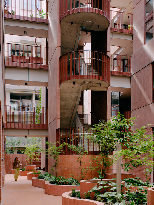 9 Wilson Ave Apartment / MA+Co + Neometro 9 Wilson Ave Apartment / MA+Co + Neometro - Interior Photography, Balcony