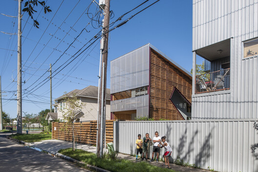 Reconsidering the Shotgun House: Between Preservation, Experimentation, and Displacement Reconsidering the Shotgun House: Between Preservation, Experimentation, and Displacement - Image 2 of 25