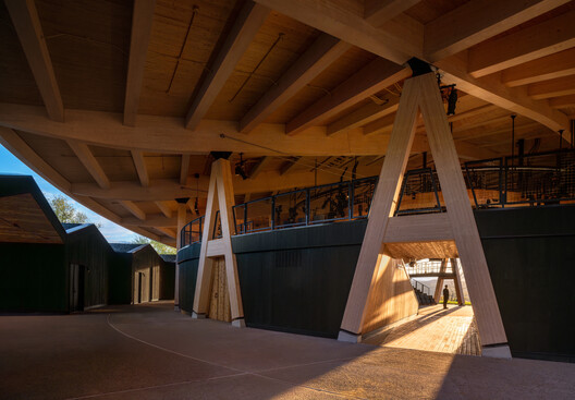 Studio Gang Completes the Samuel H. Scripps Theater Center for Hudson Valley Shakespeare in New York Studio Gang Completes the Samuel H. Scripps Theater Center for Hudson Valley Shakespeare in New York - Image 9 of 10