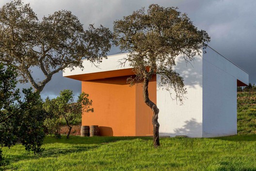 The Spirit of Space: 10 Distillery Projects Where Production Shapes Architecture The Spirit of Space: 10 Distillery Projects Where Production Shapes Architecture - Image 5 of 26