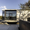 Westlake Dermatology Georgetown / Matt Fajkus Architecture  - Clinic