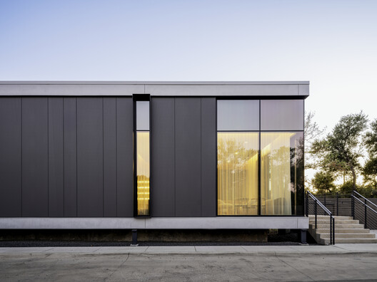Westlake Dermatology Georgetown / Matt Fajkus Architecture Westlake Dermatology Georgetown / Matt Fajkus Architecture - Image 13 of 17