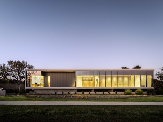 Westlake Dermatology Georgetown / Matt Fajkus Architecture Westlake Dermatology Georgetown / Matt Fajkus Architecture - Image 15 of 17