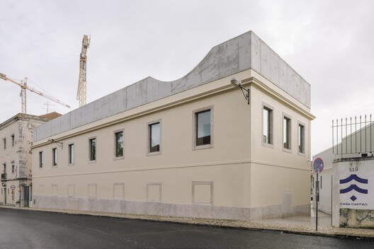 Captain's House / Miguel Marcelino Captain's House / Miguel Marcelino - Exterior Photography, Concrete