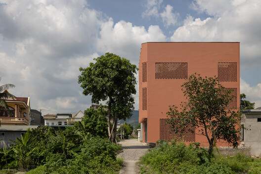 Creative Usage of Bricks & Earth / H&P Architects Creative Usage of Bricks & Earth / H&P Architects - Exterior Photography