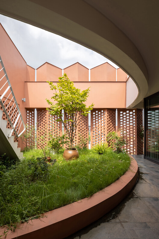 Creative Usage of Bricks & Earth / H&P Architects Creative Usage of Bricks & Earth / H&P Architects - Interior Photography