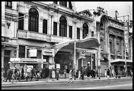 Historic Entertainment Venues in Oxford, Valparaíso, and Osaka Reflect Growing Pressures on Cultural Infrastructure Historic Entertainment Venues in Oxford, Valparaíso, and Osaka Reflect Growing Pressures on Cultural Infrastructure - Image 2 of 6