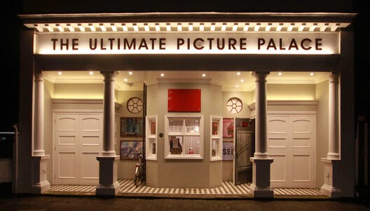 Historic Entertainment Venues in Oxford, Valparaíso, and Osaka Reflect Growing Pressures on Cultural Infrastructure Historic Entertainment Venues in Oxford, Valparaíso, and Osaka Reflect Growing Pressures on Cultural Infrastructure - Image 4 of 6