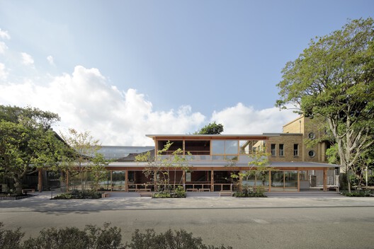 Coffee or Tea: Third Places, Kiosks, and the Retail Architecture of Duration Coffee or Tea: Third Places, Kiosks, and the Retail Architecture of Duration - Image 25 of 33