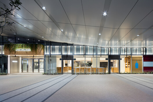 Coffee or Tea: Third Places, Kiosks, and the Retail Architecture of Duration Coffee or Tea: Third Places, Kiosks, and the Retail Architecture of Duration - Image 30 of 33