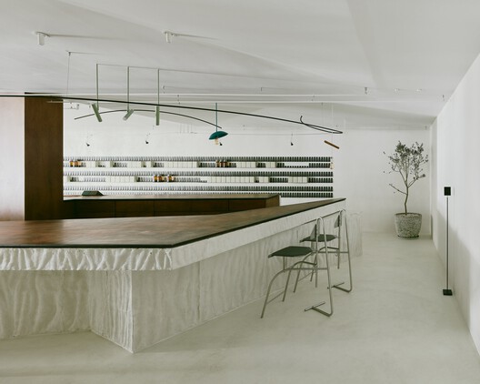 Coffee or Tea: Third Places, Kiosks, and the Retail Architecture of Duration Coffee or Tea: Third Places, Kiosks, and the Retail Architecture of Duration - Image 32 of 33