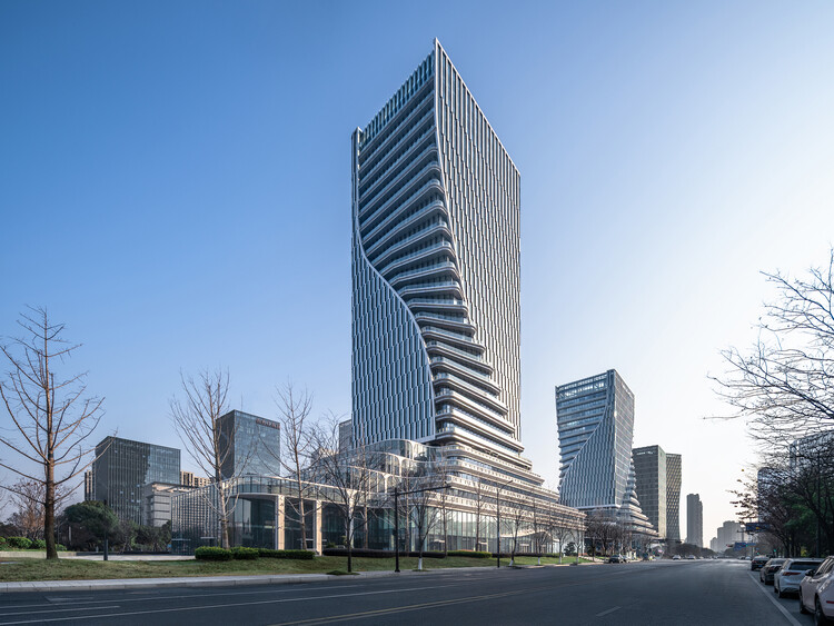 临平金融科技大厦 / 中国联合工程 - 建筑图, 办公设施, 城市