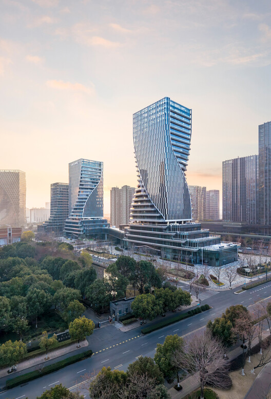 The Linping Fintech Tower / CUC - Exterior Photography, Cityscape