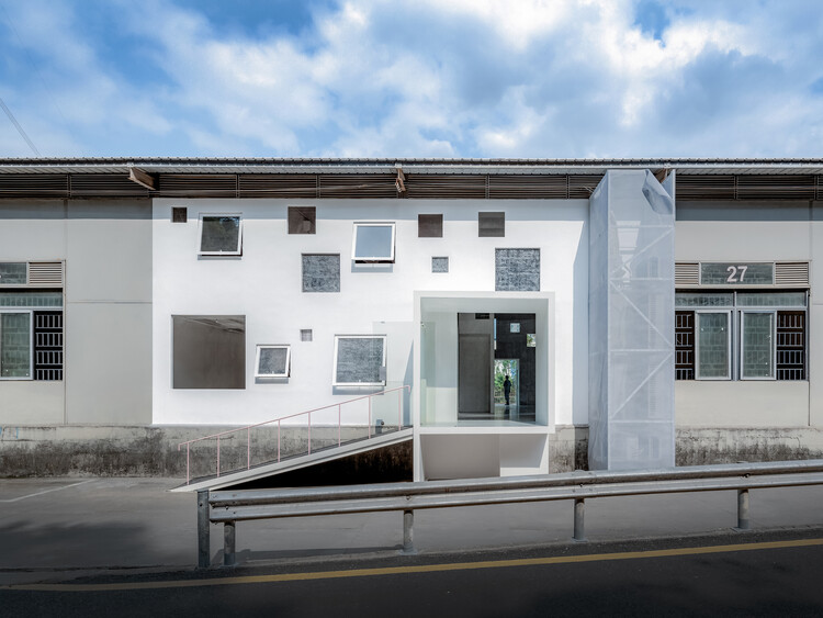 Apelron Contemporary / Aether Architects  + Archigress - Exterior Photography, Gallery