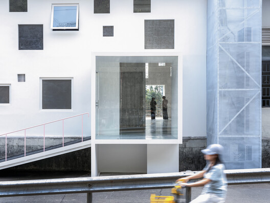 Apelron Contemporary / Aether Architects + Archigress Apelron Contemporary / Aether Architects + Archigress - Interior Photography, Glass