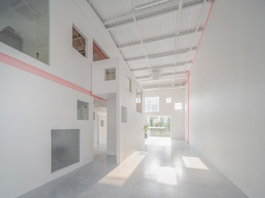 Apelron Contemporary / Aether Architects + Archigress Apelron Contemporary / Aether Architects + Archigress - Image 10 of 35