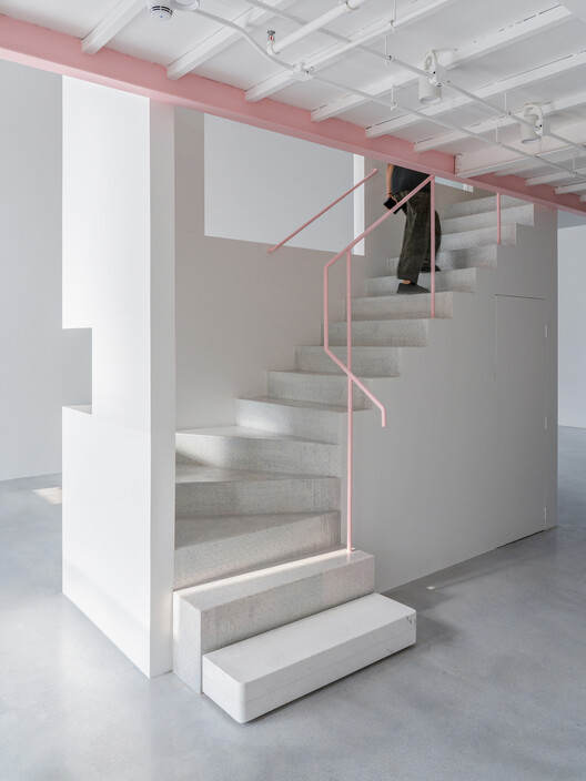 Apelron Contemporary / Aether Architects + Archigress Apelron Contemporary / Aether Architects + Archigress - Image 15 of 35