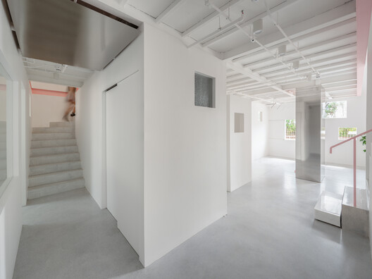Apelron Contemporary / Aether Architects + Archigress Apelron Contemporary / Aether Architects + Archigress - Image 21 of 35