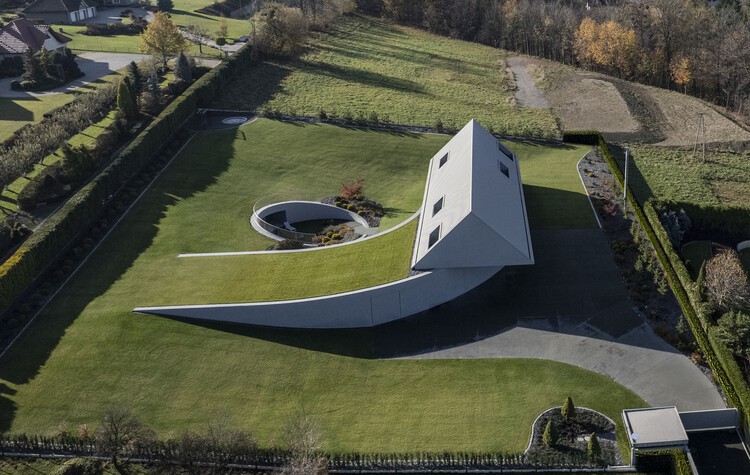 Yaw House / Robert Konieczny + KWK Promes - Image 1 of 21