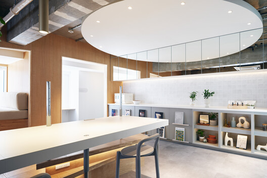 fuu Oimachi by LATIERRA / R/URBAN DESIGN OFFICE fuu Oimachi by LATIERRA / R/URBAN DESIGN OFFICE - Interior Photography, Kitchen, Wood, Table, Lighting, Chair, Countertop, Glass, Shelving