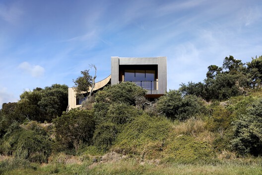 Hide House / MRTN Architects Hide House / MRTN Architects - Image 2 of 33