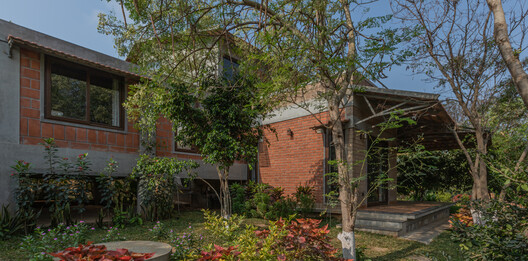 Svatman Farmhouse / HabitArt Architecture Studio Svatman Farmhouse / HabitArt Architecture Studio - Exterior Photography, Garden, Brick, Courtyard