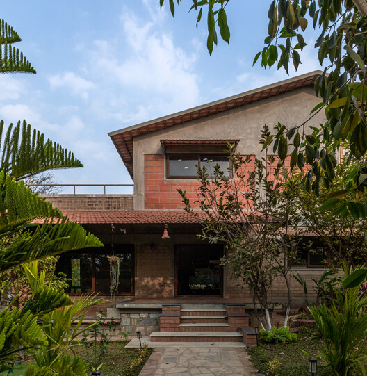 Svatman Farmhouse / HabitArt Architecture Studio
