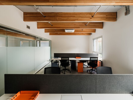 Renovación de la sede de la FUSP - Fundación de la Universidad de São Paulo / MMBB Arquitetos + Hugo Mesquita + Carolina Bueno - Fotografía interior, Cocina, Madera, Mesas, Sillas, Iluminación