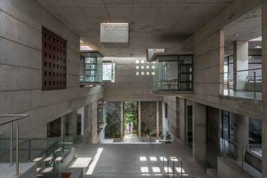 Climate, Culture, and Modernism: The Postcolonial Campus as Architectural Laboratory Climate, Culture, and Modernism: The Postcolonial Campus as Architectural Laboratory - Image 11 of 12
