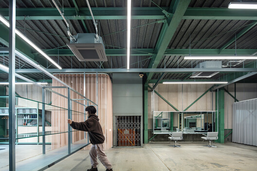 unravel Hair Salon / Atelier Write unravel Hair Salon / Atelier Write - Interior Photography, Lighting, Glass, Steel