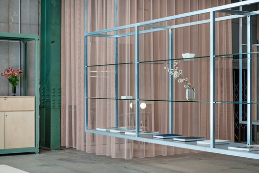 unravel Hair Salon / Atelier Write unravel Hair Salon / Atelier Write - Interior Photography, Shelving, Glass