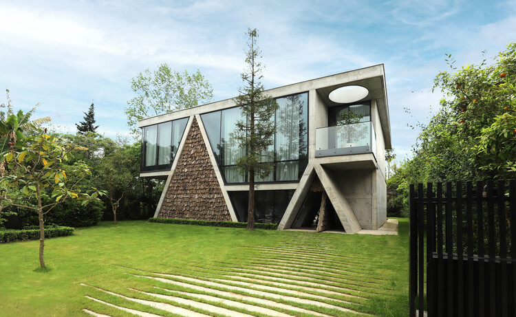 The Gable Villa / Next Office–Alireza Taghaboni - Exterior Photography, Houses, Garden